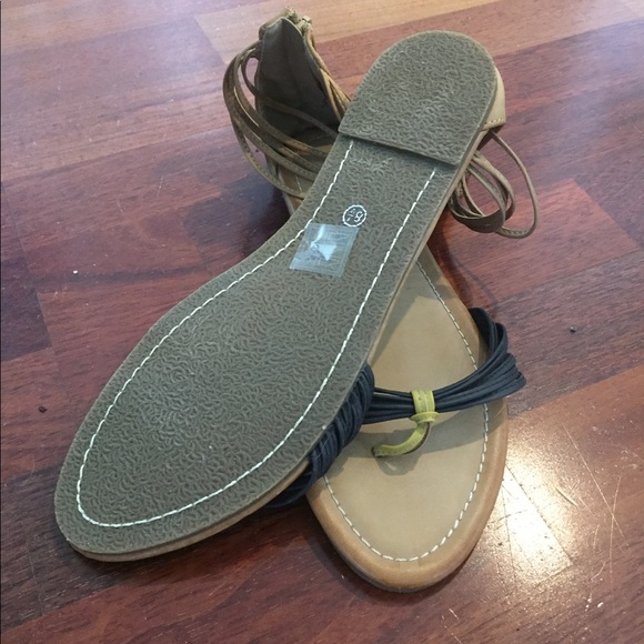 Black and Tan Sandals - Picture 2 of 3